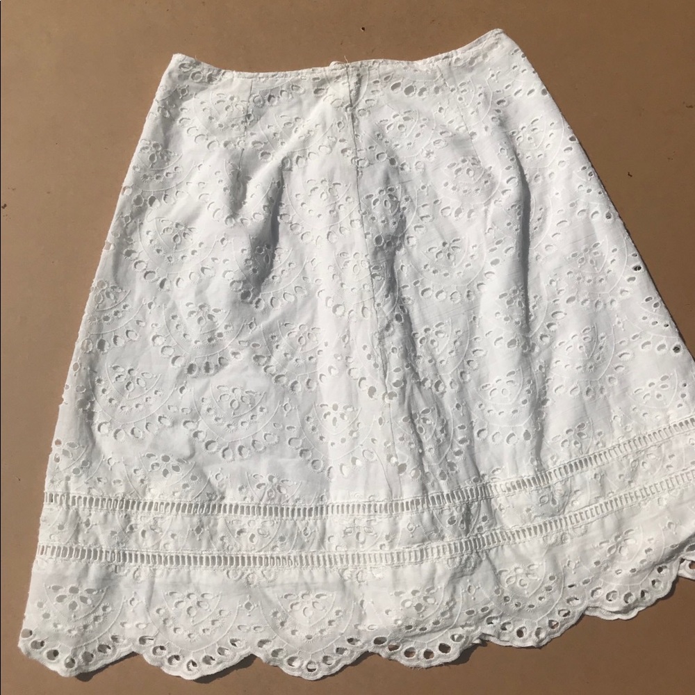 Francescas White lace knee lace skirt size m